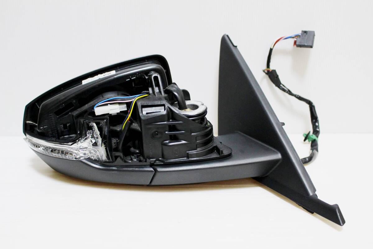 アウディ A1 スポーツバック GB/GBAAHG 純正 右 サイド ドア ミラー 82C.857.502.M (82C857502M) / 82C.857.410.F(82C857410F) 2019-2025拍卖