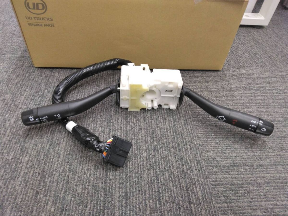 UDトラック コンビネーションスイッチ 純正パーツ (中古)【栃木県小山市発】LP11-17970拍卖