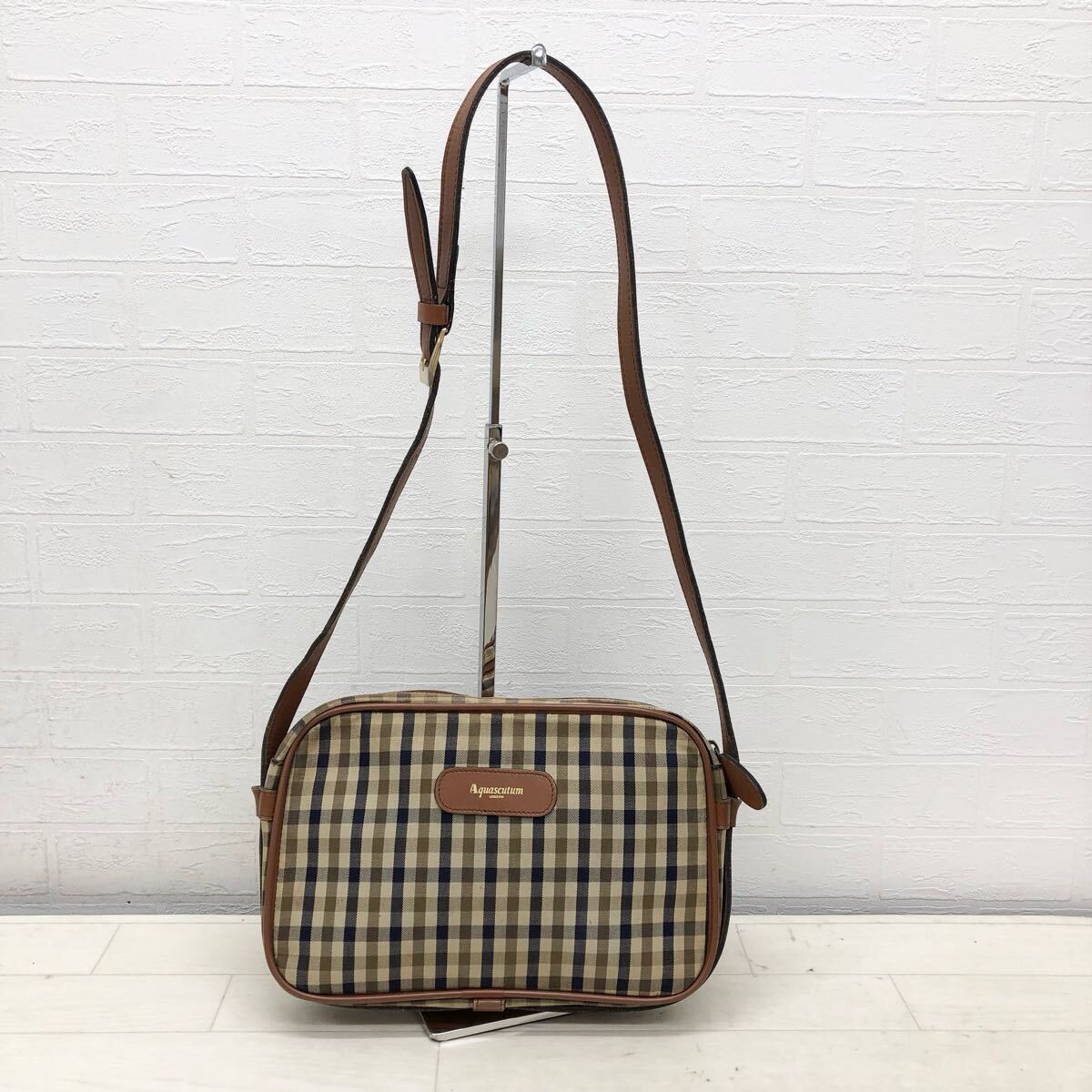 1770〓 Aquascutum アクアスキュータム ショルダーバッグ レディース チェック柄 カーキ ブラウン ダークネイビー 鞄 肩掛け鞄 斜め掛け拍卖
