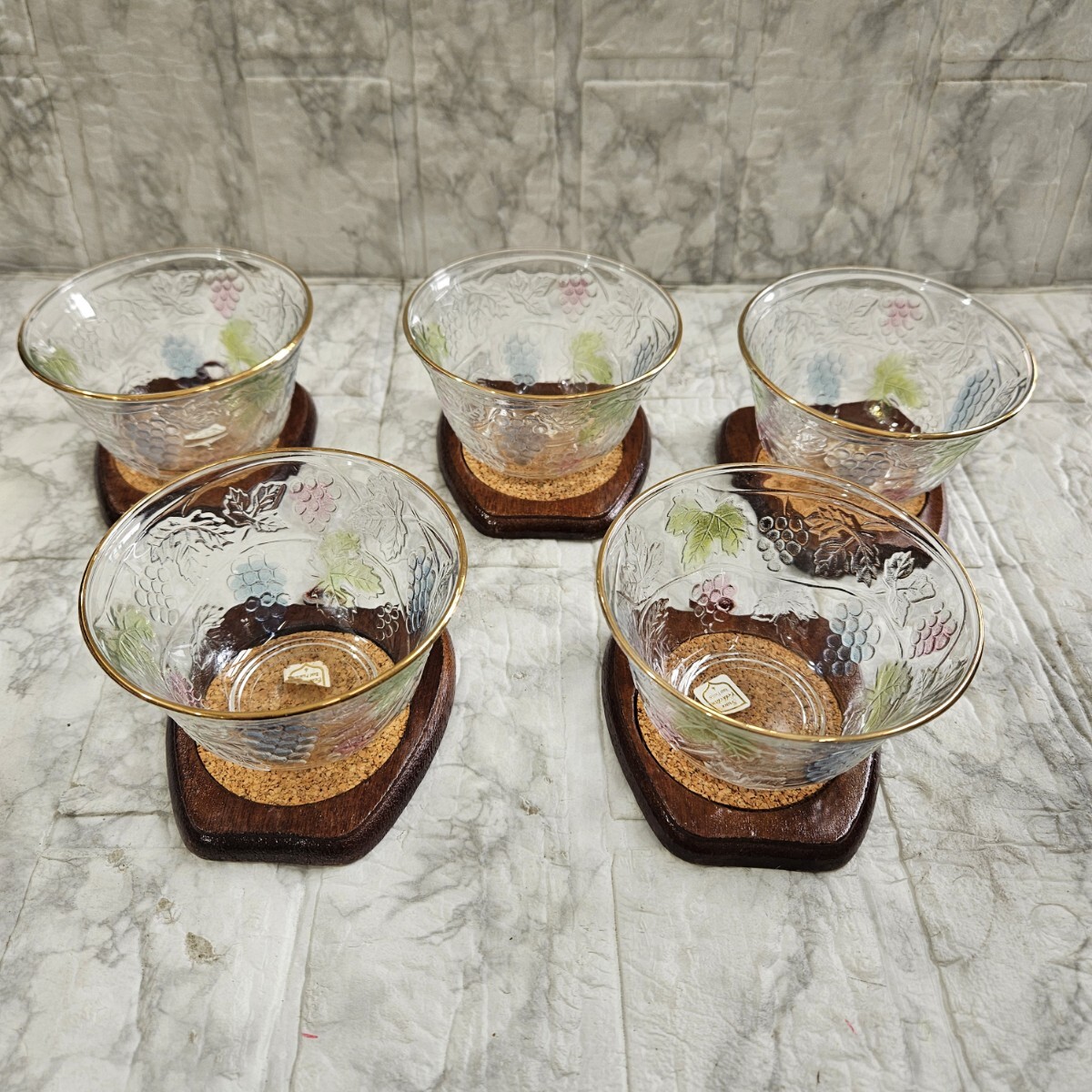 【未使用】冷茶グラス コースター付き ブドウ柄 5客 食器 コレクション拍卖