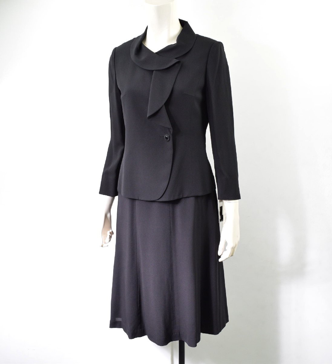 4000-BF00077★BLACK CLUB AKI★未使用 美品 38/9号 黒ブラウスとスカート 上下セット 96659/92543 シルク ブラックフォーマル拍卖
