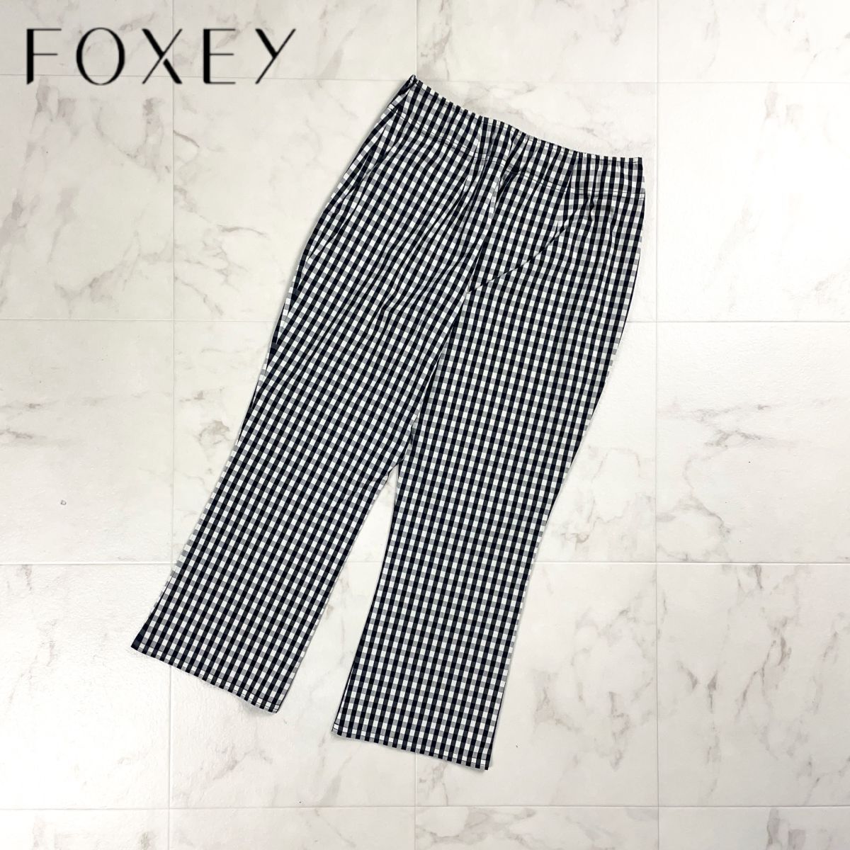 美品 FOXEY NEW YORK フォクシーニューヨーク ギンガムチェック クロップドパンツ ボトムス レディース モノトーン 黒 サイズ40*CD1060拍卖