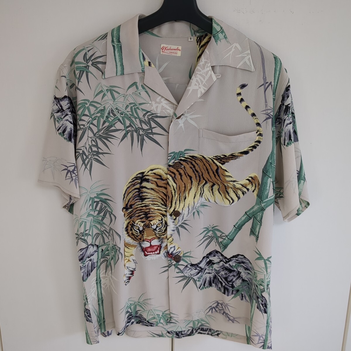 試着のみ サンサーフ スペシャルエディション アロハシャツ S 虎 笹 SS32946 SunSurf 東洋エンタープライズ カイカマヒネ 壁縮緬 レーヨン拍卖