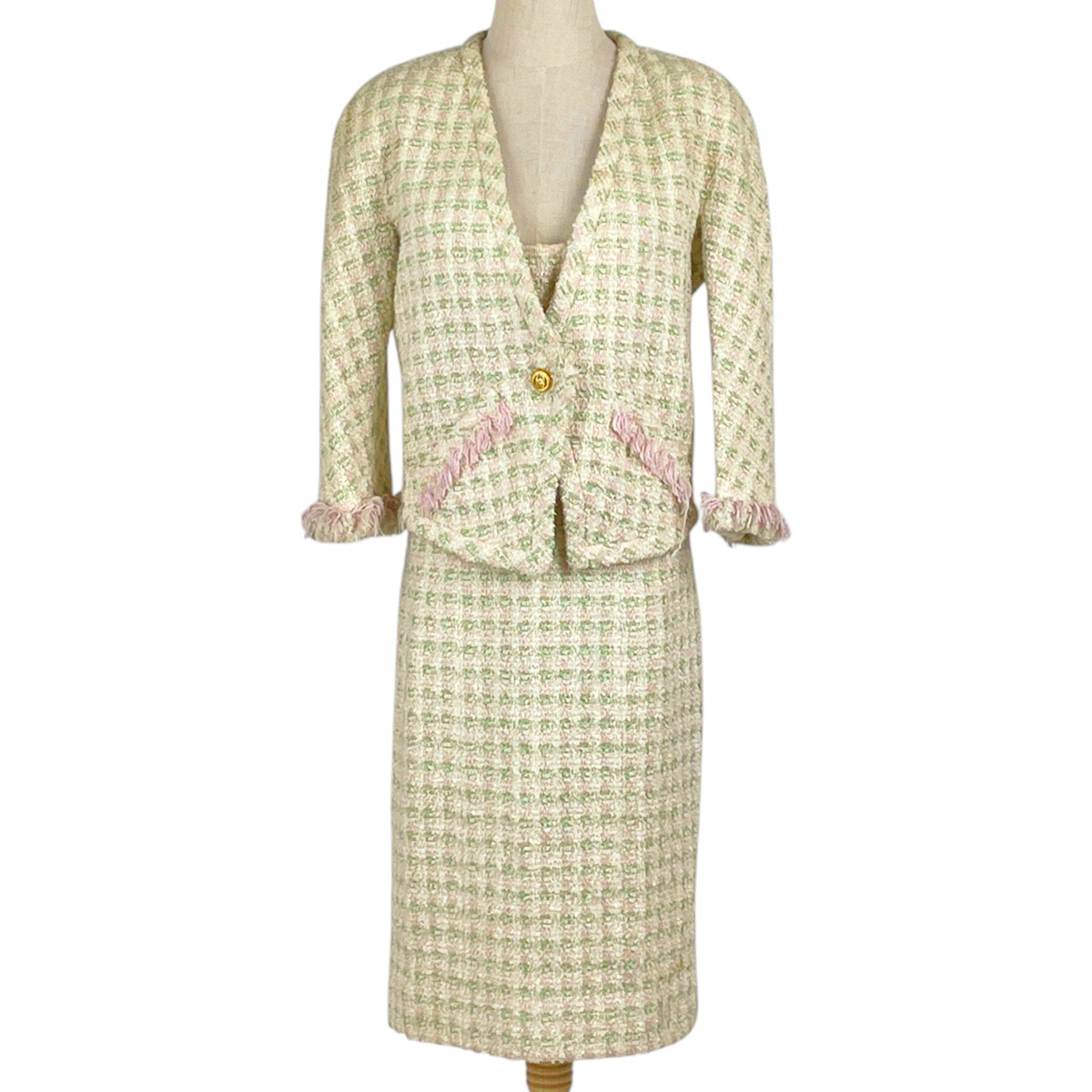 【在庫一掃】 シャネル ココマークボタン ワンピーススーツ キャミソール ノーカラー スーツ上下 スカートスーツ アイボリー 中古拍卖