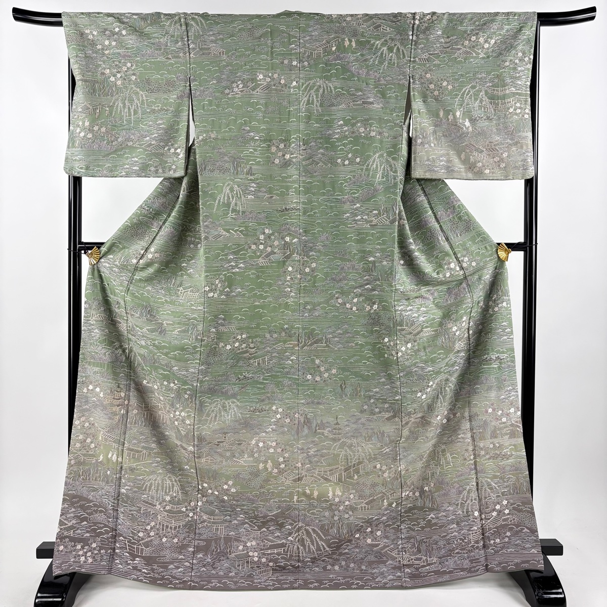 【在庫一掃】 訪問着 身丈168.5cm 裄丈67cm M 袷 風景 建物 刺繍 金糸 薄緑 正絹 逸品 【中古】拍卖