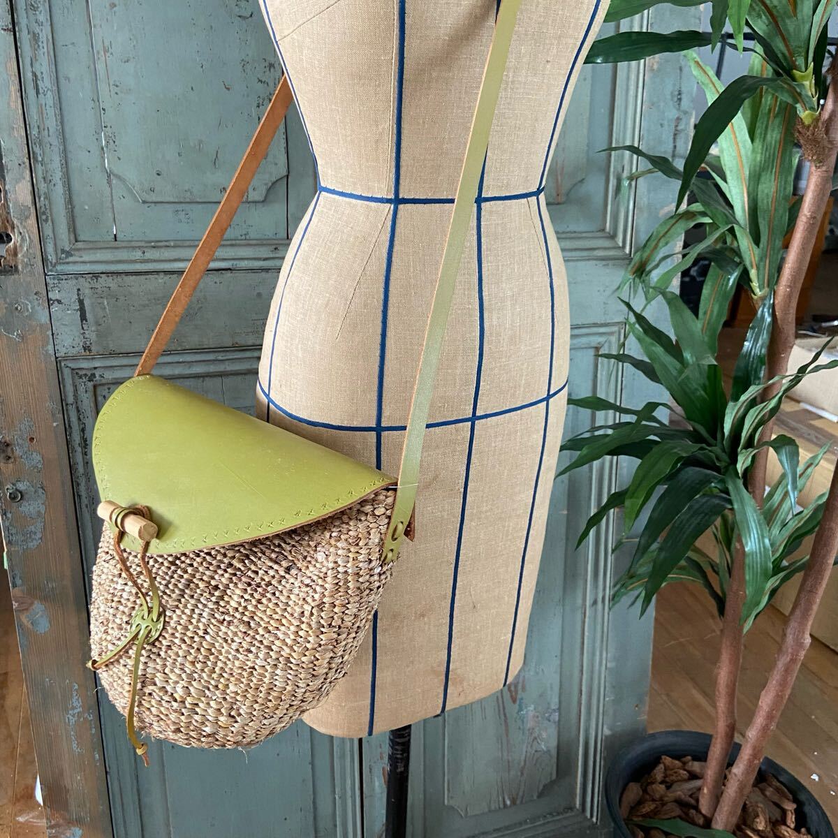 SALE! アウトレット アフリカ ハンドメイド バナナ ショルダー バッグ レザー ショルダーバッグ ハンドメイド拍卖