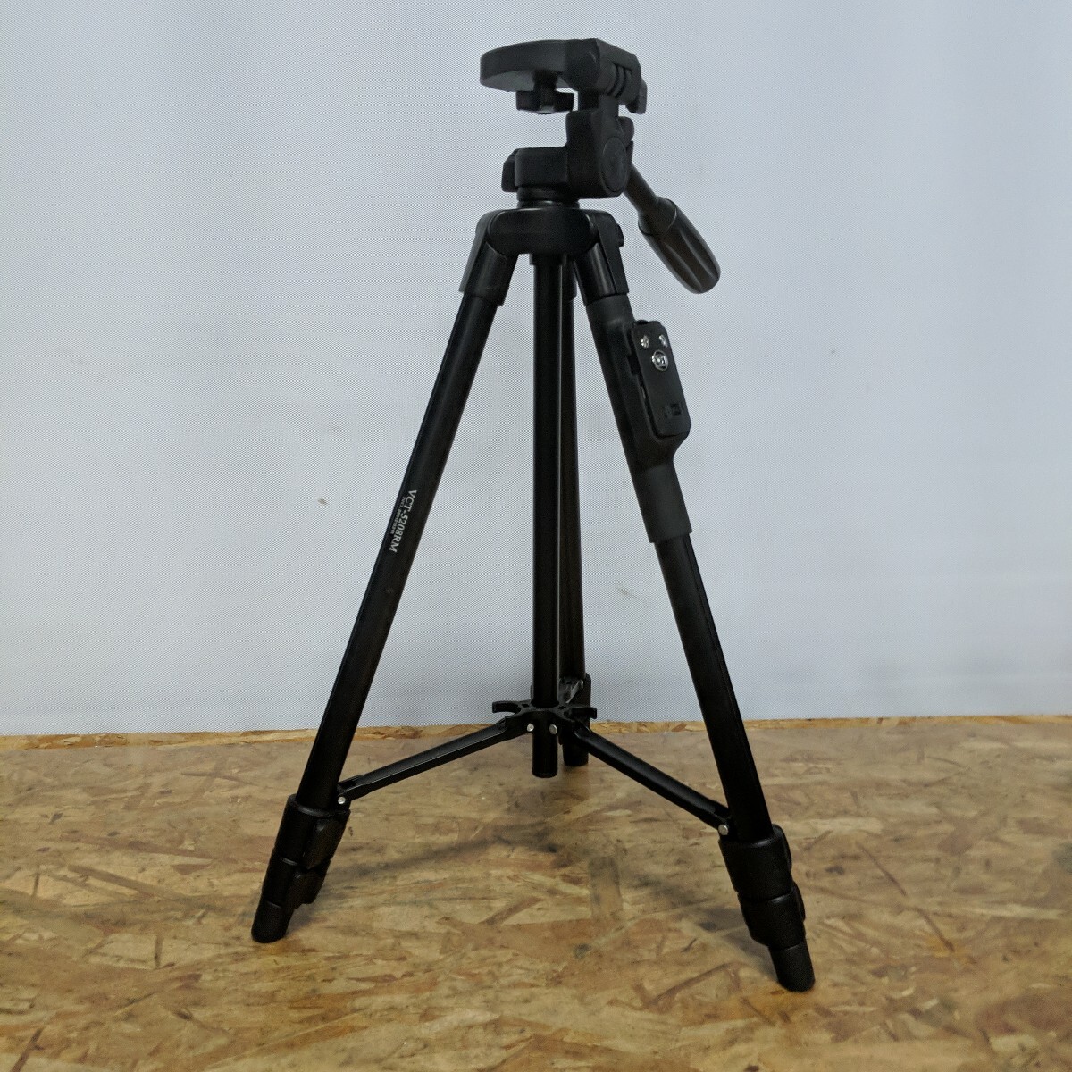 SKSZ858 ▲ 三脚 カメラ用三脚 YUNTENC VCT-5208RM リモコン付 雲台 動作未確認の現状品拍卖