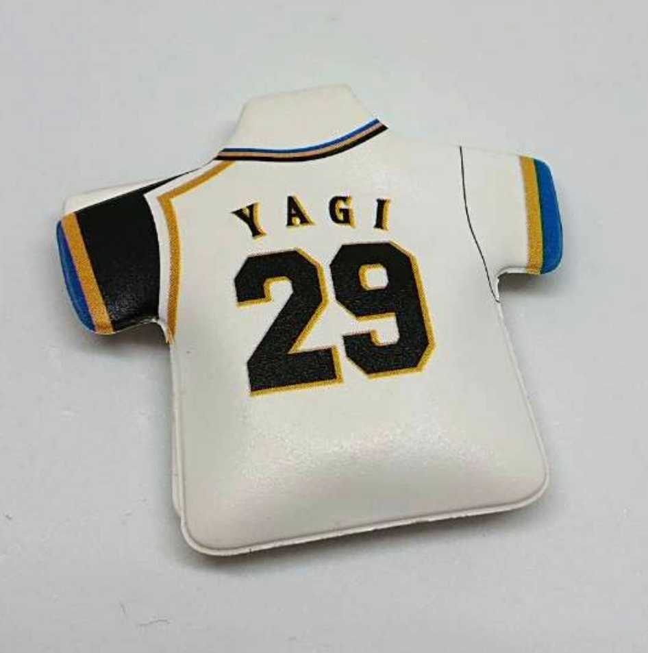 北海道日本ハムファイターズ 『八木智哉』投手 ユニフォーム型 マグネットクリップ拍卖