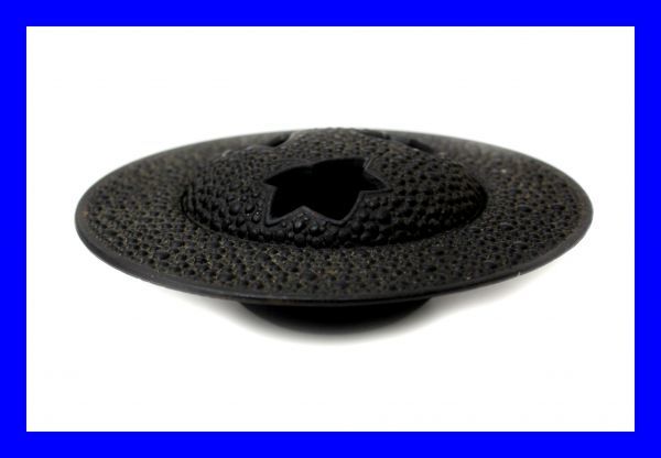 ●未使用品 南部鉄器 紅葉 灰皿 直径19cm お香たて もみじ アッシュトレイ 茶道具 喫煙道具 伝統工芸 金属工芸 Z2584拍卖