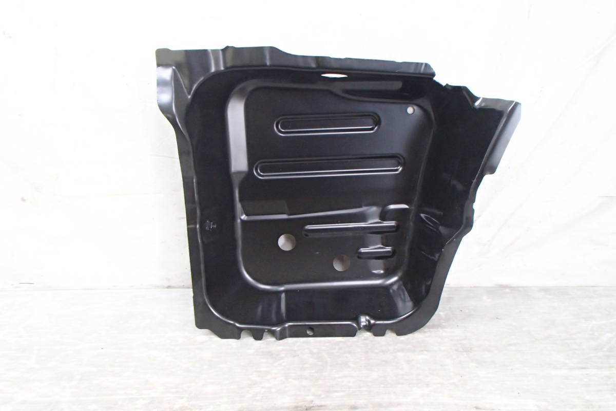 【新品・未使用】 200系 1型 2型 3型 4型 5型 ハイエース ワイド 純正 左 カウル サイド パネル 61124-26010 【20-826】拍卖