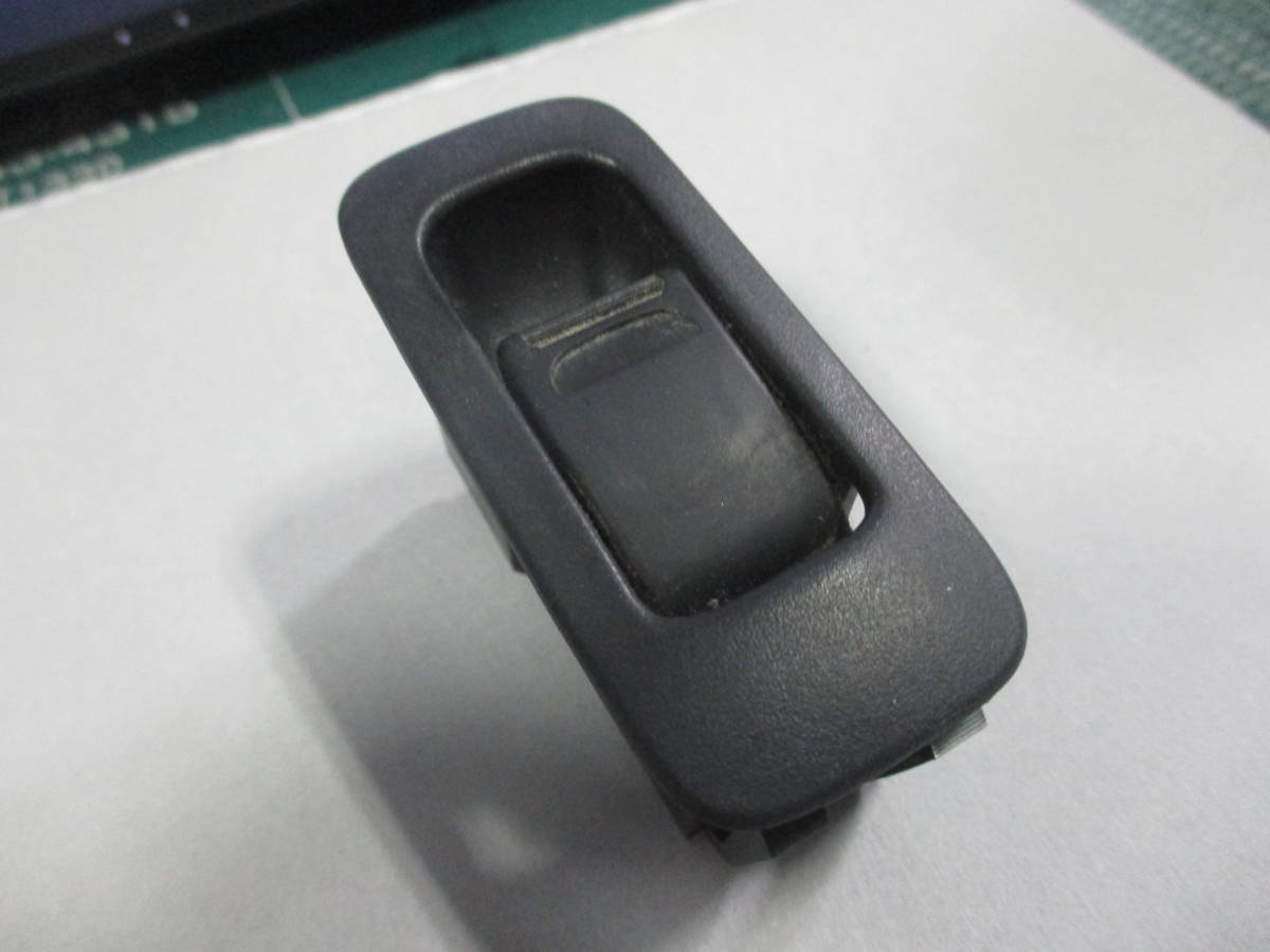 ラパンHE21SアルトラパンK6Aターボ 純正 左フロントドア パワーウインドースイッチ 助手席ドア パワーウインドウスイッチ 37995-75F0拍卖