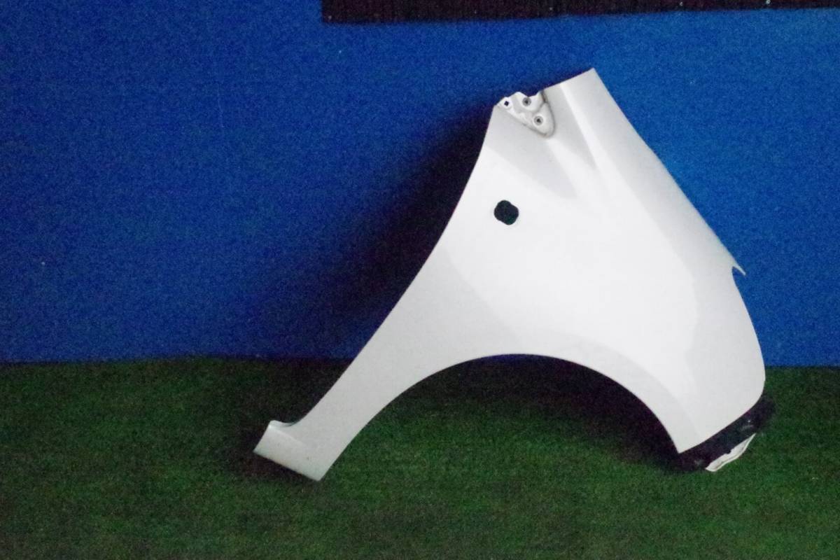 トヨタ パッソセッテ M502E フェンダー 右拍卖