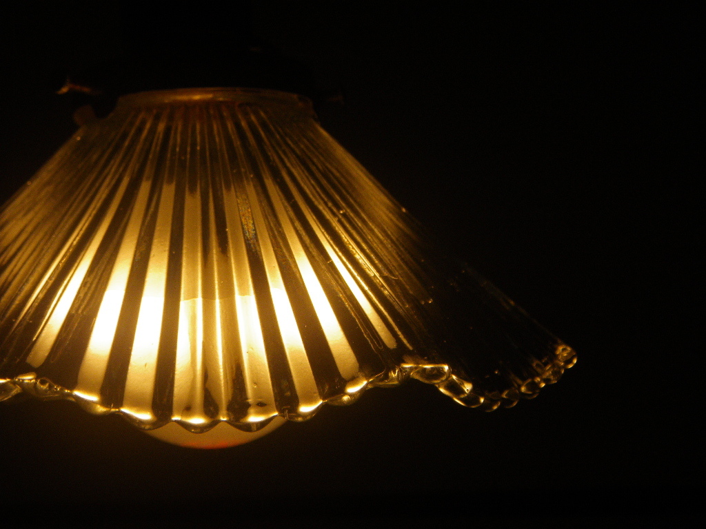 フリルレースガラス シェード 古い照明 電笠 電傘 吊下 スタンドランプ 古電灯 大正浪漫 レトロ 時代 古硝子 古民家拍卖