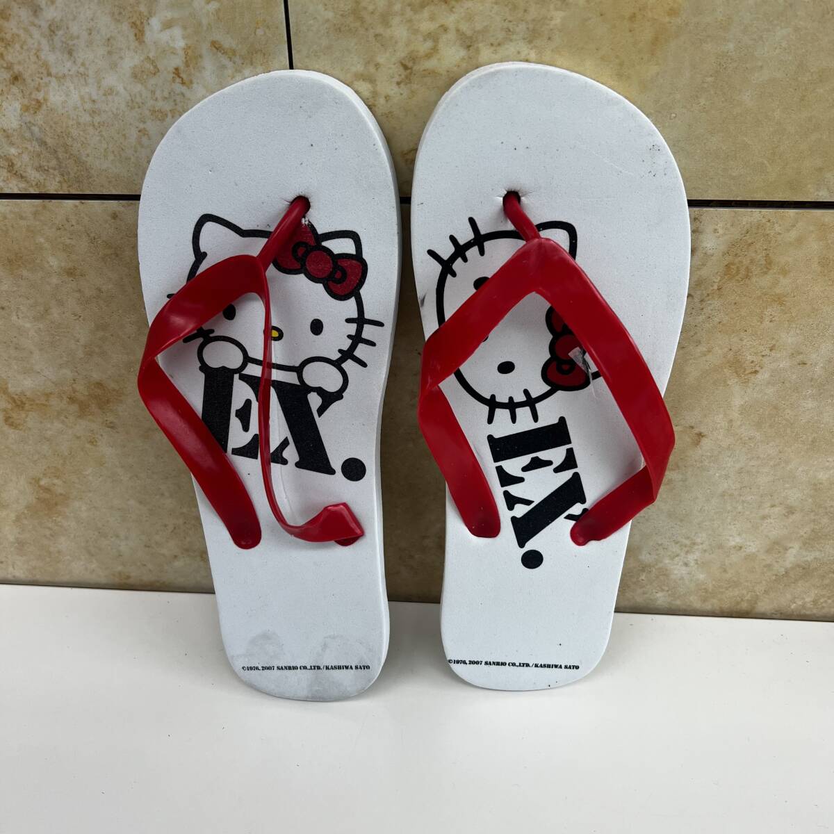 【中古】Ray8月号付録 ハローキティ ビーチサンダル拍卖