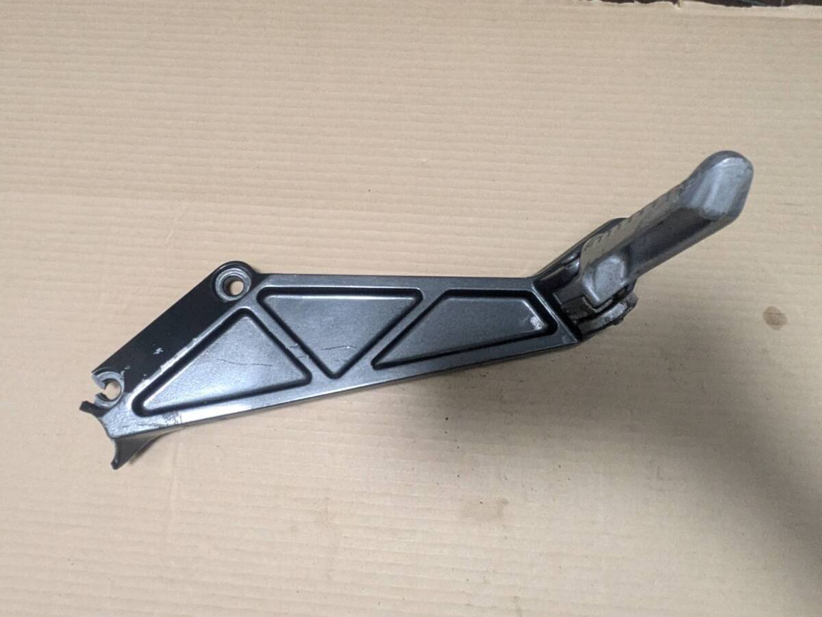 252516-12 ZRX400 ZR400E 左ステップ 割れあり ジャンク拍卖