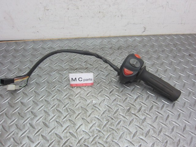 ベネリ アディバAD125 ZBND 純正右ハンドルスイッチ ADIVA AD150拍卖