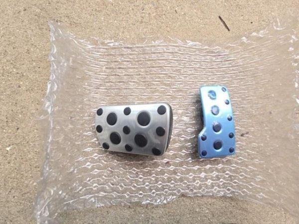 在庫希少!【未使用 トヨタ 純正】C-HR ハイブリッド ZYX10系 流用 アルミペダルパッド ブレーキ アクセル セット拍卖