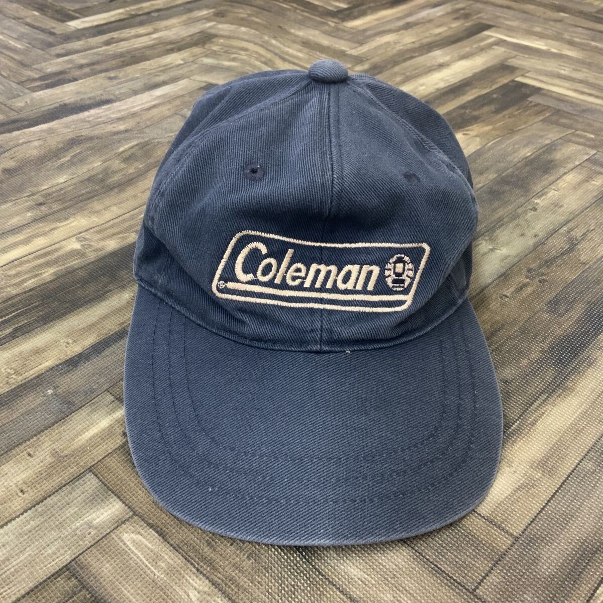 QS1259 Coleman コールマン キャップ ボックスロゴ ネイビー 色褪せあり拍卖