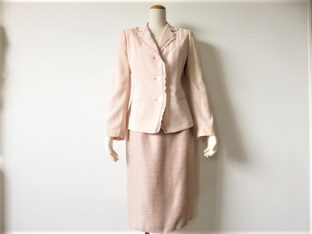 ■上質美品 レナウン【Addenda】アデンダ 高級 光沢 ピンクスーツ 9号 M 異素材 スーツ s81拍卖