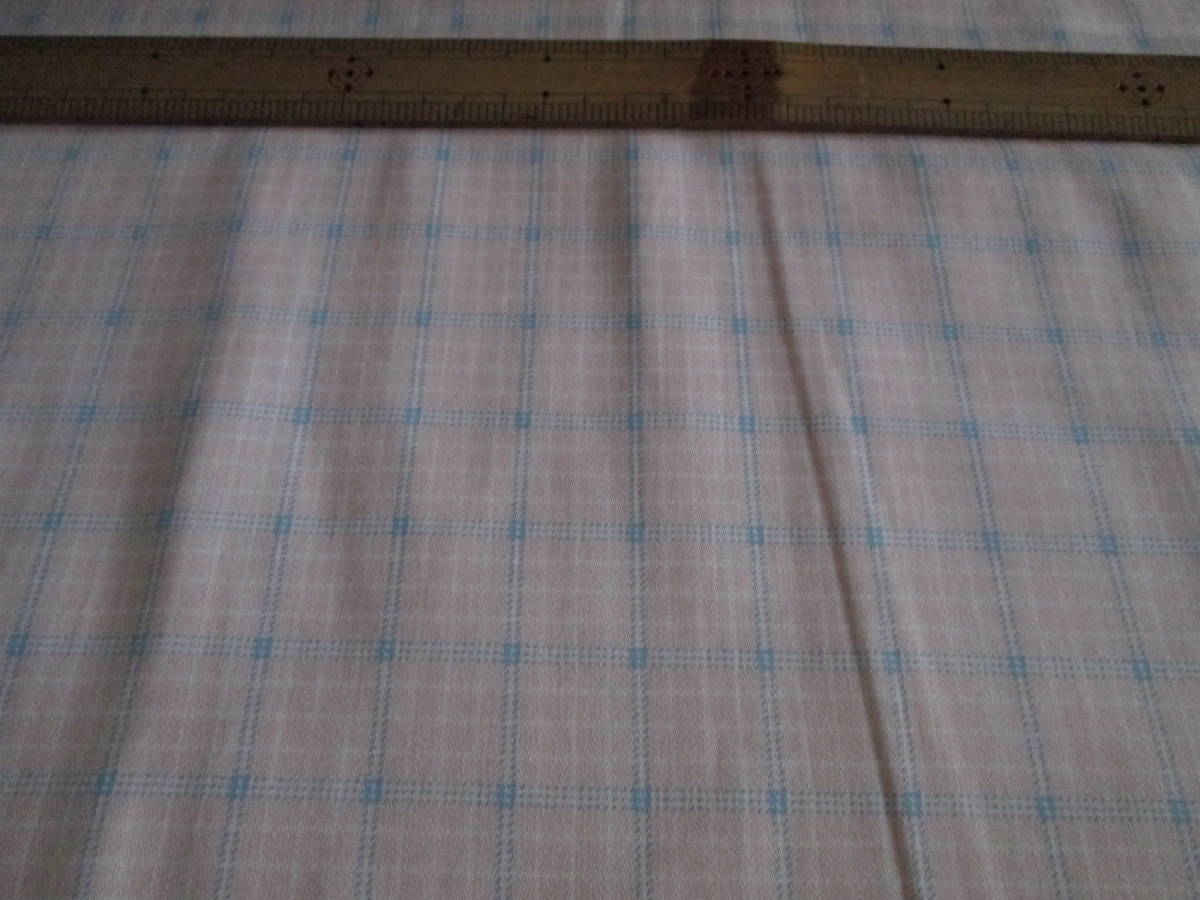 即決 約 112巾×200cm 薄ピンクの地に水色と白の格子チェック柄 (実際と色合いが少し違って写っている)拍卖