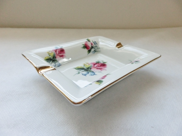 Ceramic Art Academy 陶器 灰皿 来客用 お花 バラ 薔薇 花柄 フラワー 白 金縁 アンティーク風 レトロ 四角 スクエア アッシュトレイ 上品拍卖
