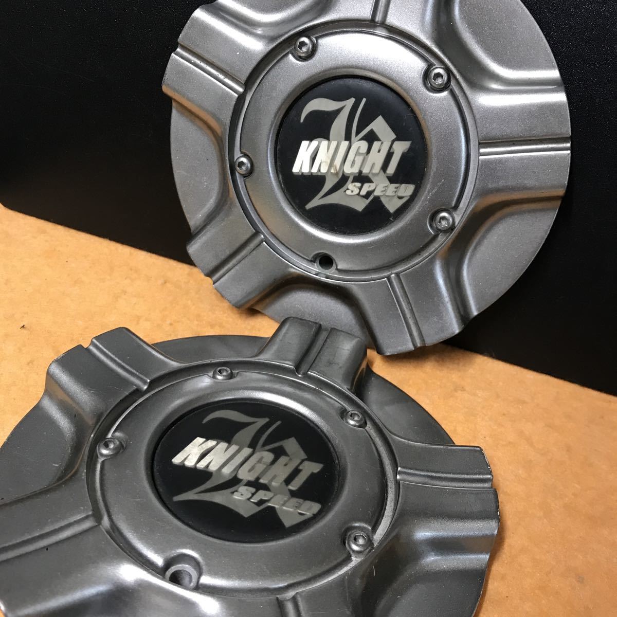 「L01241634」KNIGHTホイールセンターキャップ 2枚★ KNIGHT SPEED 送料400円★拍卖