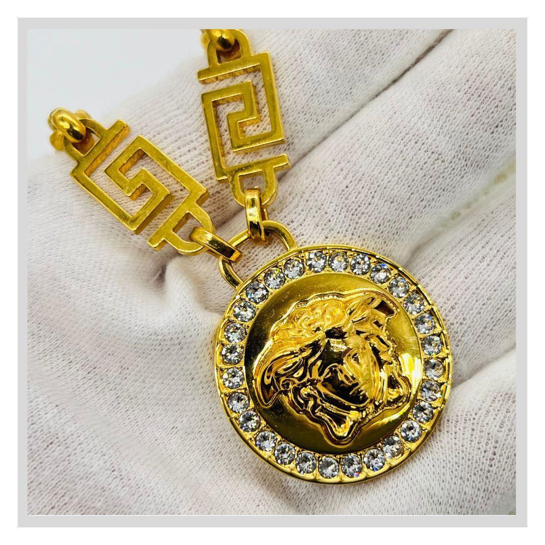 ヴェルサーチ メデューサ ラインストーン ネックレス ゴールド メタル拍卖