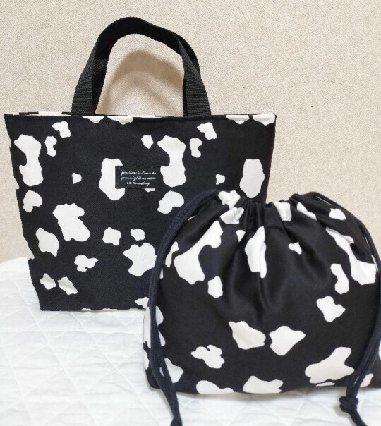 2点セット牛柄トートバッグ、お弁当袋 ハンドメイド ダルメシアン柄 お出かけ 手提げ トートバック拍卖