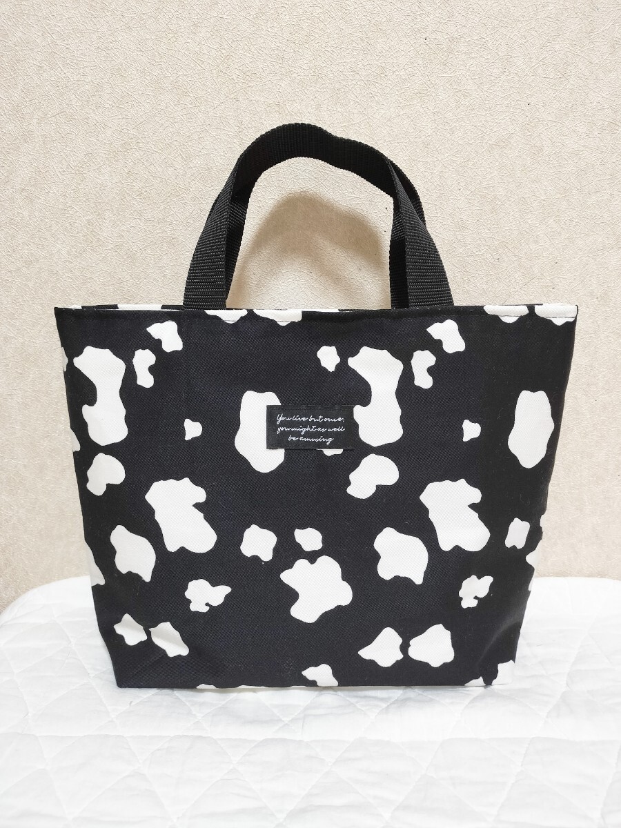 牛柄トートバッグ  ハンドメイド handmade ランチバッグ お散歩バッグサブバッグ ミニトートバック拍卖