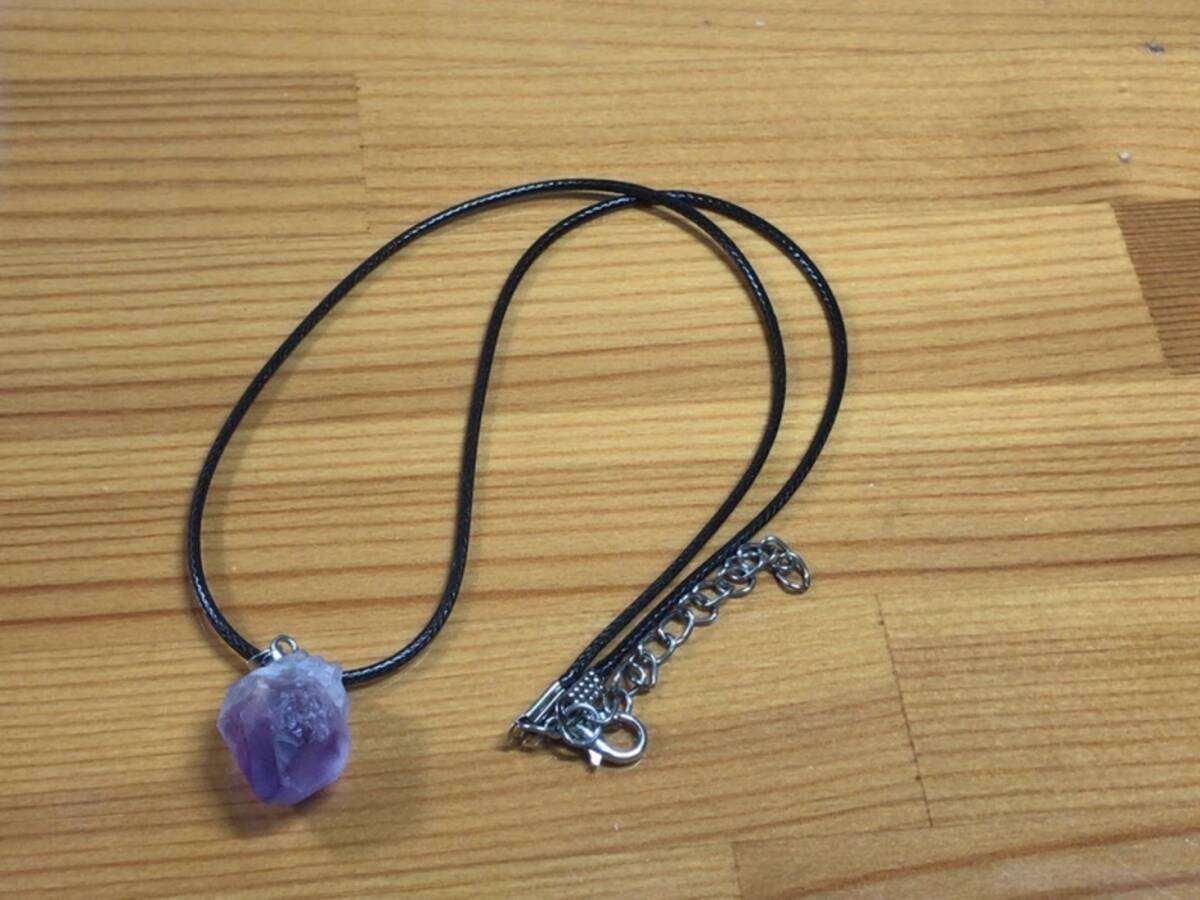 ラベンダー アメジスト 紫水晶 一粒 天然石 原石ネックレス アクセサリー ペンダント 人気 トップ メンズ レディース 値段安い シンプル拍卖