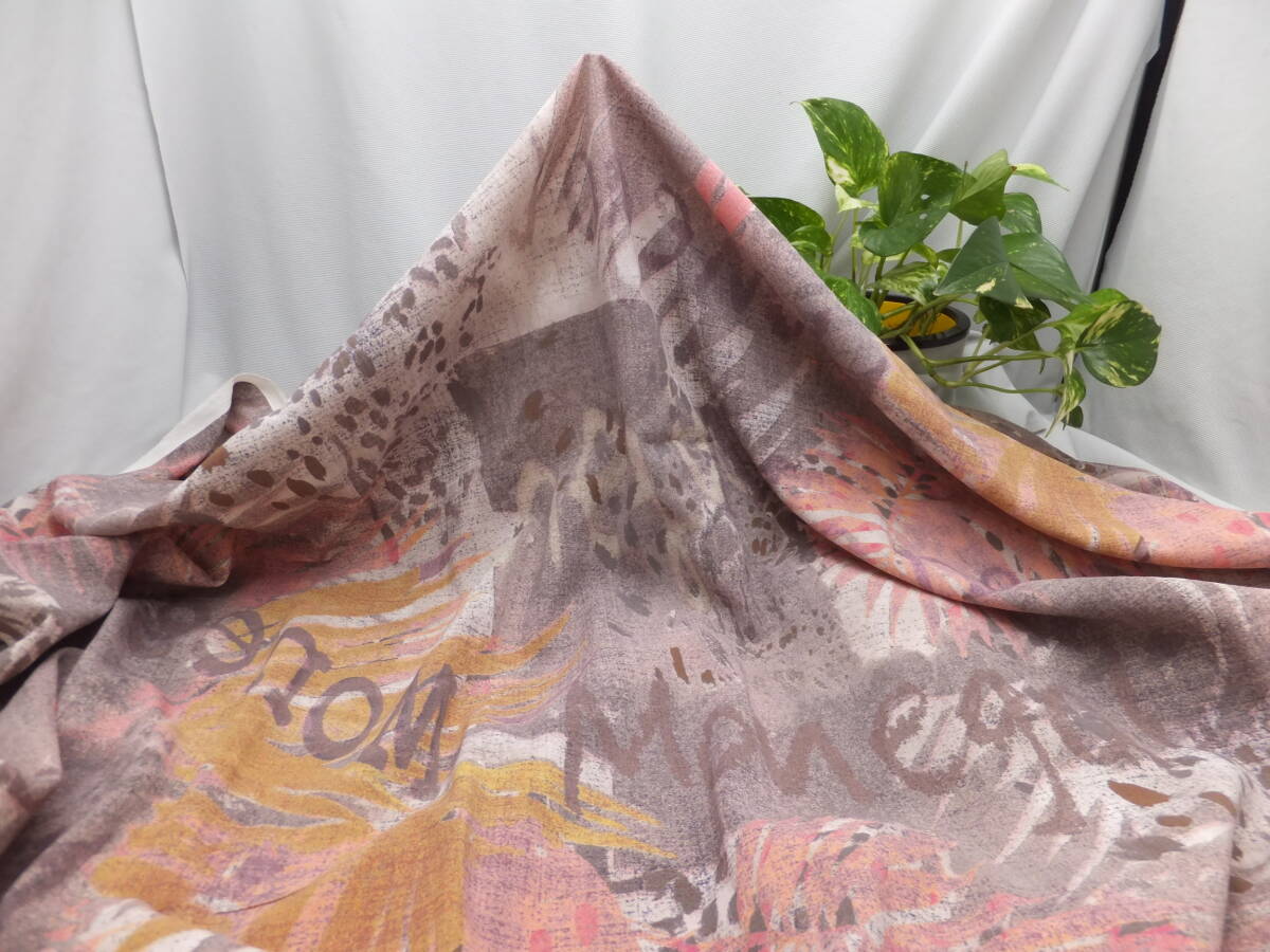 新入荷!掘り出し品!イタリー製 高級ブランド!オリジナル!なかなか手に入らない!S50% L35% P15%!おしゃれ柄プリント地!142cm巾×2m 拍卖