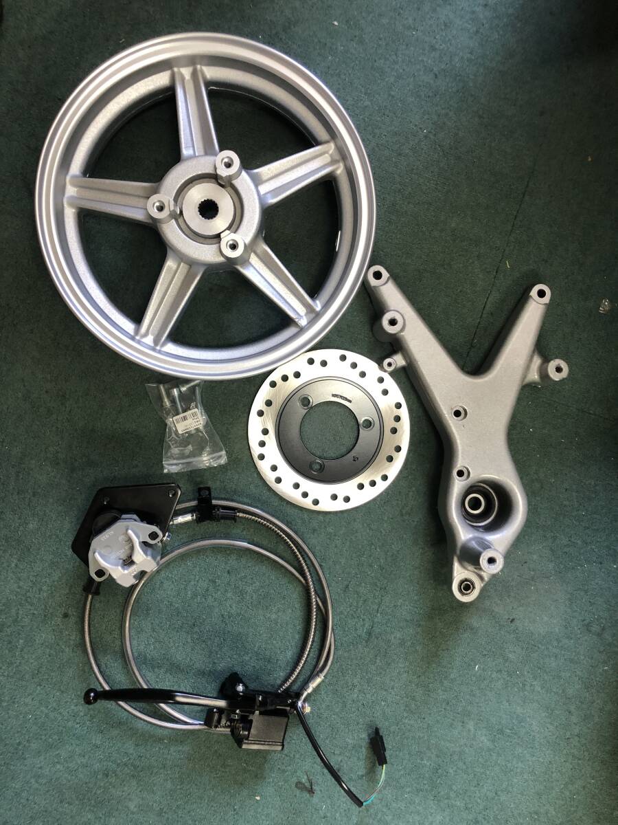 ☆国内発送!YAMAHA シグナス X 3型 se44j se12j リア ディスク化 キット リアホイール 付き  シルバー フルセット拍卖