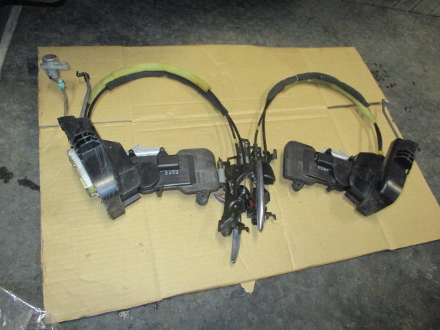 マツダRX-8(SE3P)ドア内側のフック左右拍卖