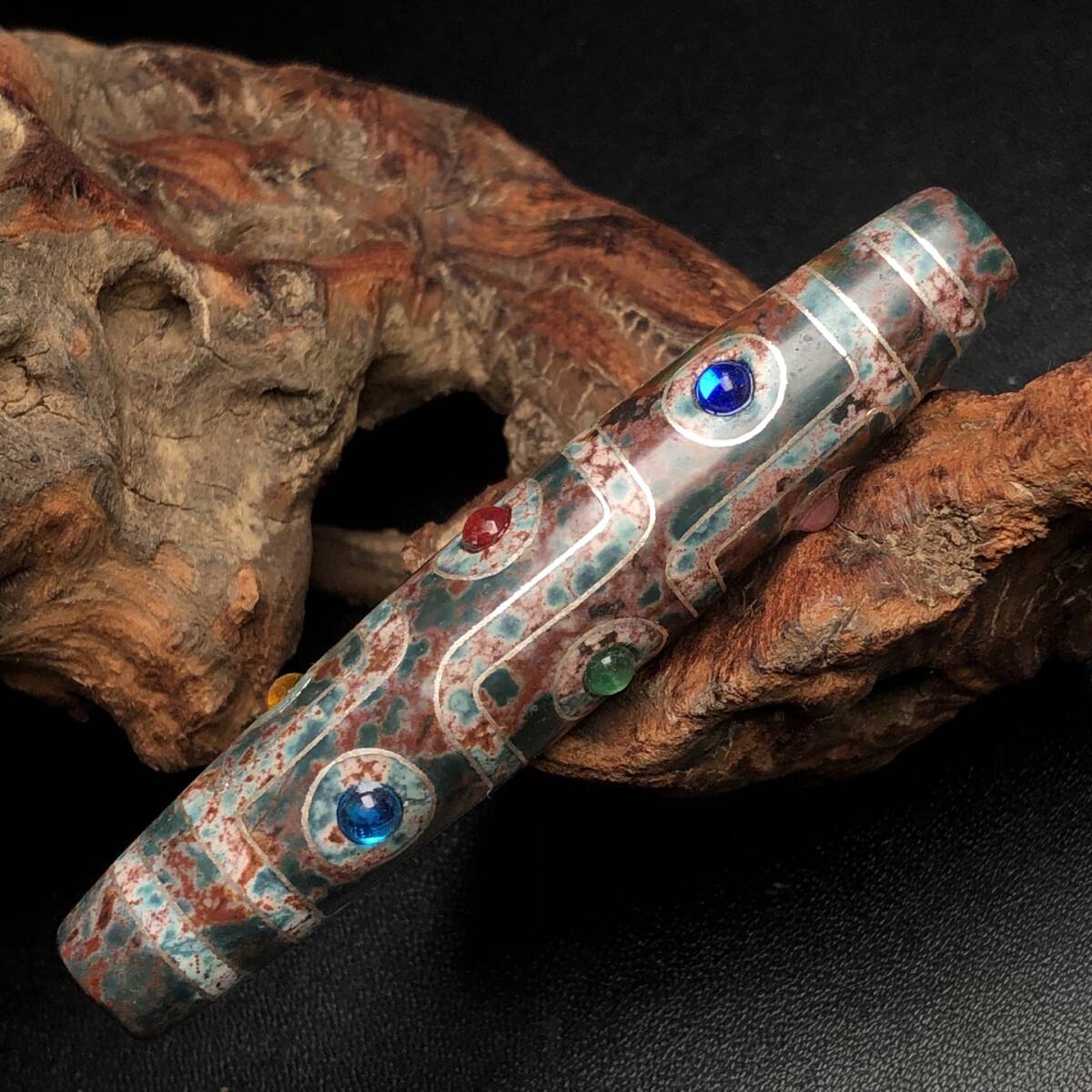 旧蔵 チベット老天珠 滿朱砂 モザイク銀絲 寶石【九眼天珠】極上品 寓意:權顯威赫 離苦樂得之意 極細工 中国古玩 骨董品 古美味 207拍卖