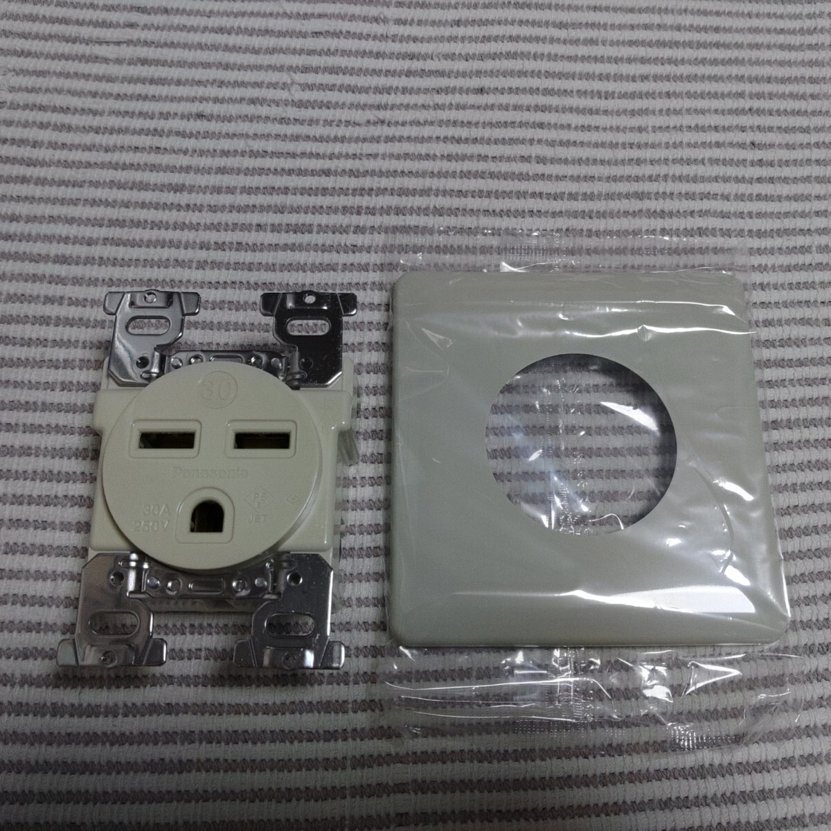 パナソニック WF3630w 接地2P30A 200V30A 埋め込みコンセント 新古 IH等に プレート付 1個から ゆうパック60サイズ拍卖