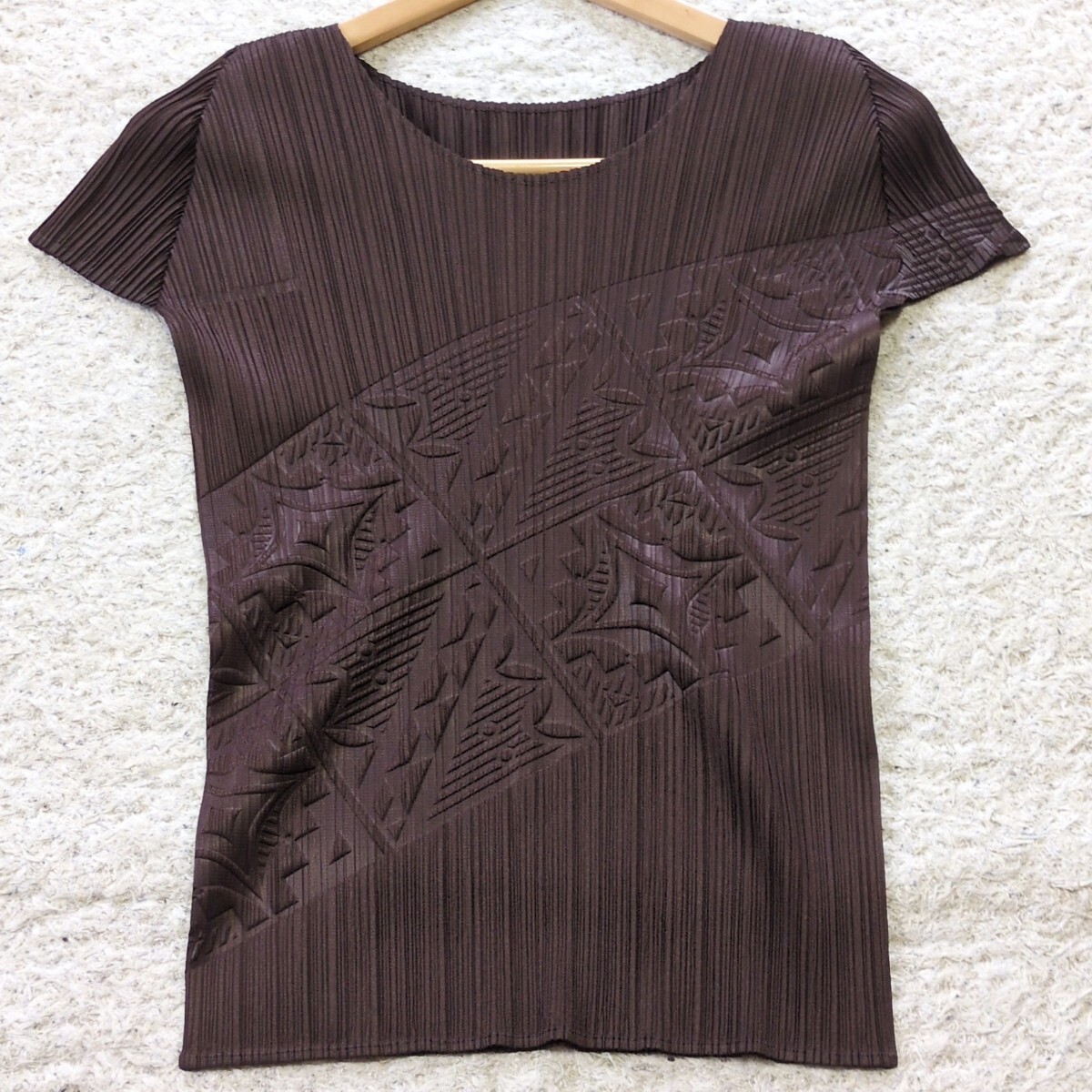 7-60【大人かわいい】 PLEATS PLEASE ISSEYMIYAKEプリーツプリーズ イッセイミヤケ プリーツ加工エンボス加工カットソー サイズL相当拍卖