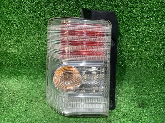 ムーヴコンテ DBA-L585S 左テールランプ 81560-B2310拍卖