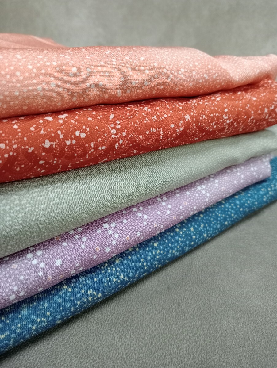 ポリエステル着物 5枚 まとめ売り 美品 袷 単衣 地模様 和柄 色とりどり 洗える素材 着物 和服 和装 着付け 古着 中古品拍卖