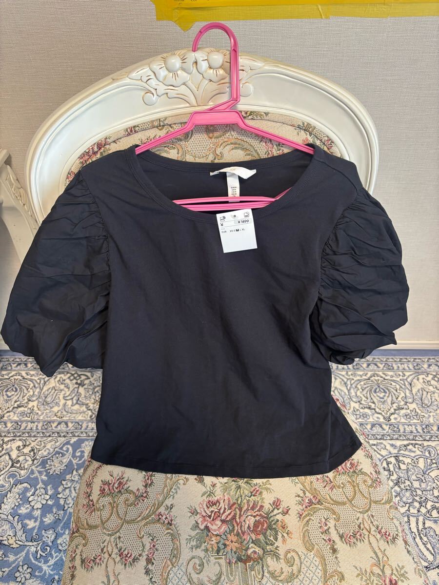 新品未使用黒 パフスリーブデザイン 半袖Tシャツ H&M 海外Mサイズ ゆったり トップス ブラック カットソー即決あり拍卖