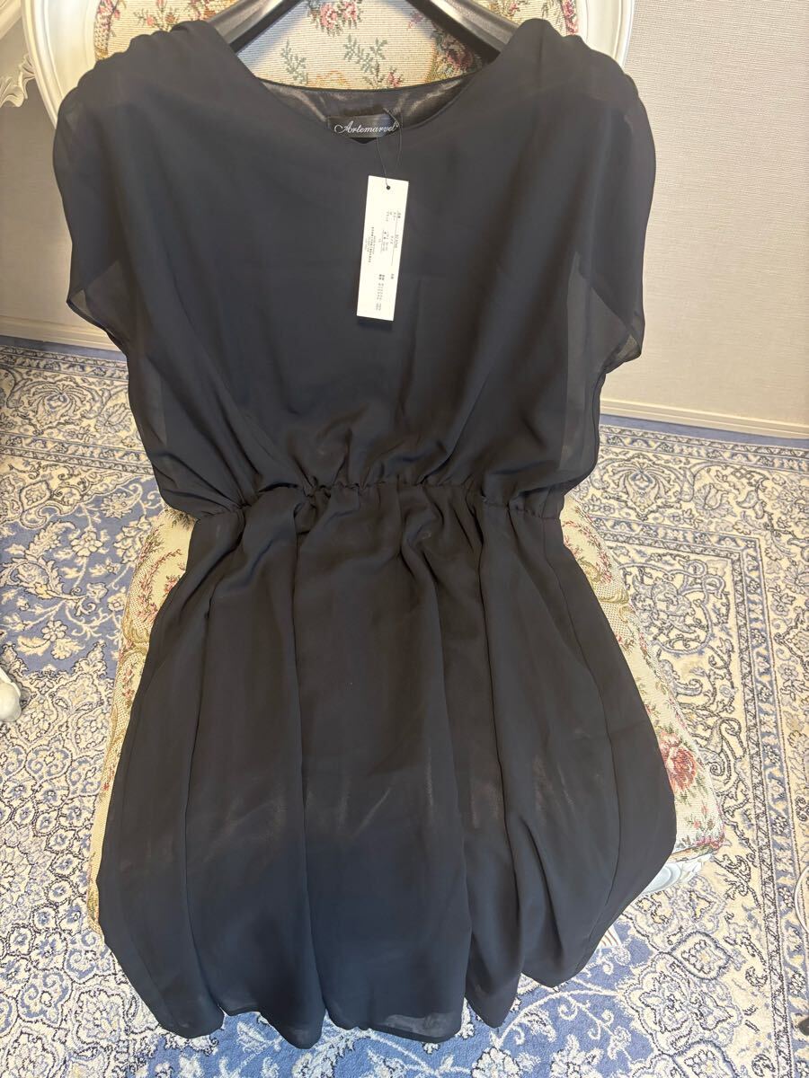 新品未使用タグ付き ひざ丈ワンピース LL サイズ 黒 半袖 大きい 着痩せ シンプル ウエストゴム 即決あり拍卖