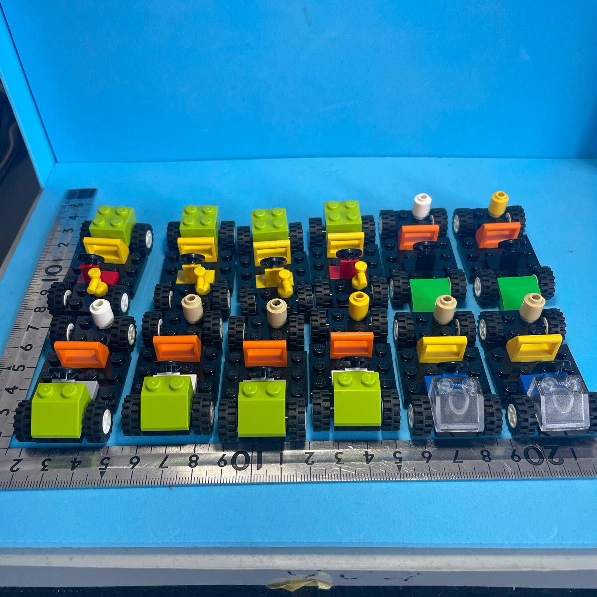 レゴ パーツ 2441 カーベースなど 12個 詳細不明 ジャンク品拍卖