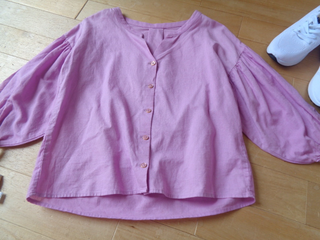 VIS リネンブレンドコットン バンドカラー ギャザー袖 V開きブラウス キレイ色♪ 丈感可愛い♪ フリー 美品(^^♪拍卖