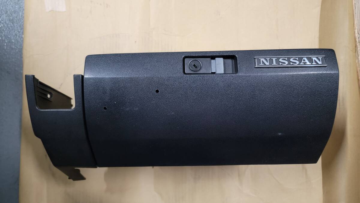 日産 スカイライン ジャパン 後期 GC211 グローブボックス拍卖