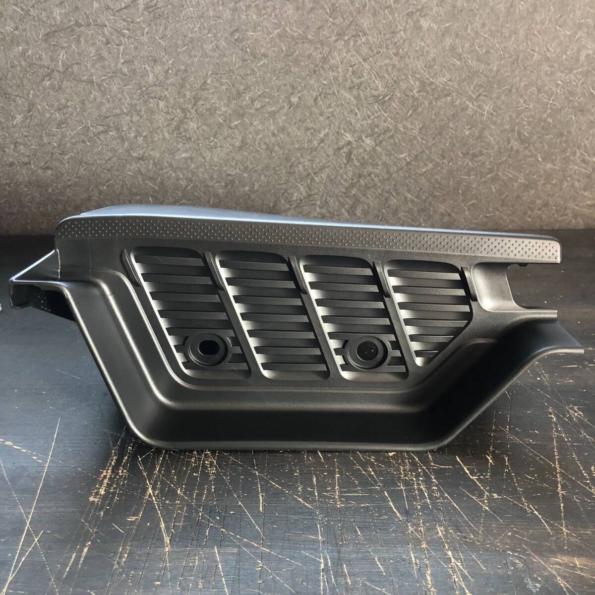 トヨタ 純正 ハイエース レジアスエース ステッププレート カバー 左 COVER STEP PLATE LH 51774-26023 TOYOTA LEXUS Genuine JDM 未使用拍卖