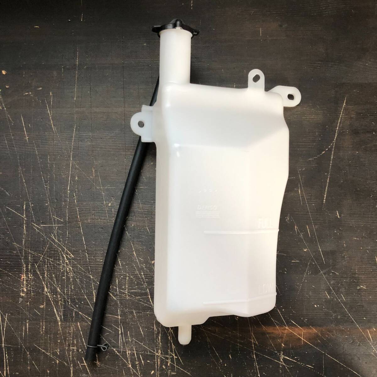 トヨタ ランドクルーザー 100 ラジエータリザーブ タンク TANK RADIATOR RESERVE TOYOTA LEXUS Genuine JDM OEM メーカー純正品 未使用拍卖