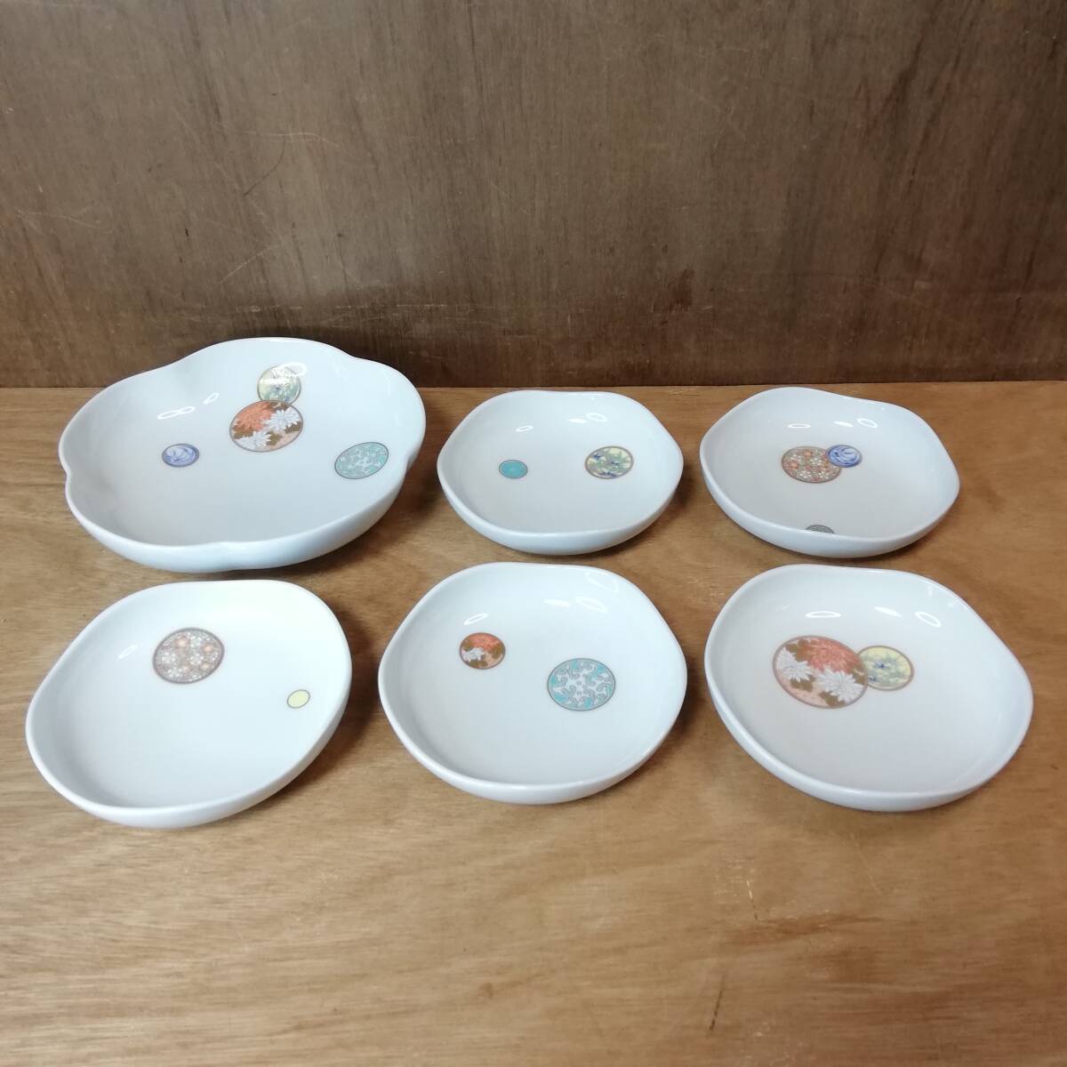 深川製磁 寿赤絵 大 中 梅型皿 6枚揃拍卖