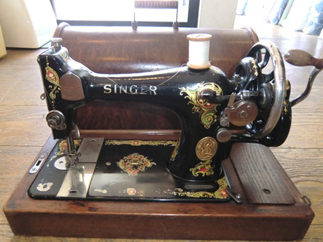 Singer シンガー アンティークミシン 1916年スコットランド/クライドバンク工場製拍卖