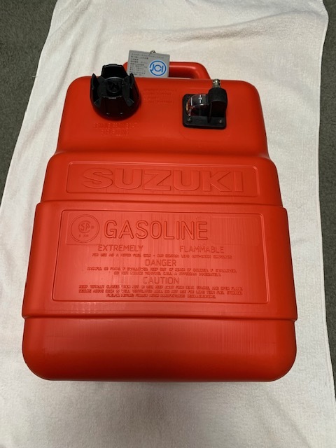 スズキ SUZUKI 船外機 燃料タンク 25 2個セット 新品・未使用 ガソリンタンク 純正 規制合格品 ボート 船 スズキディーラーから取寄品 拍卖