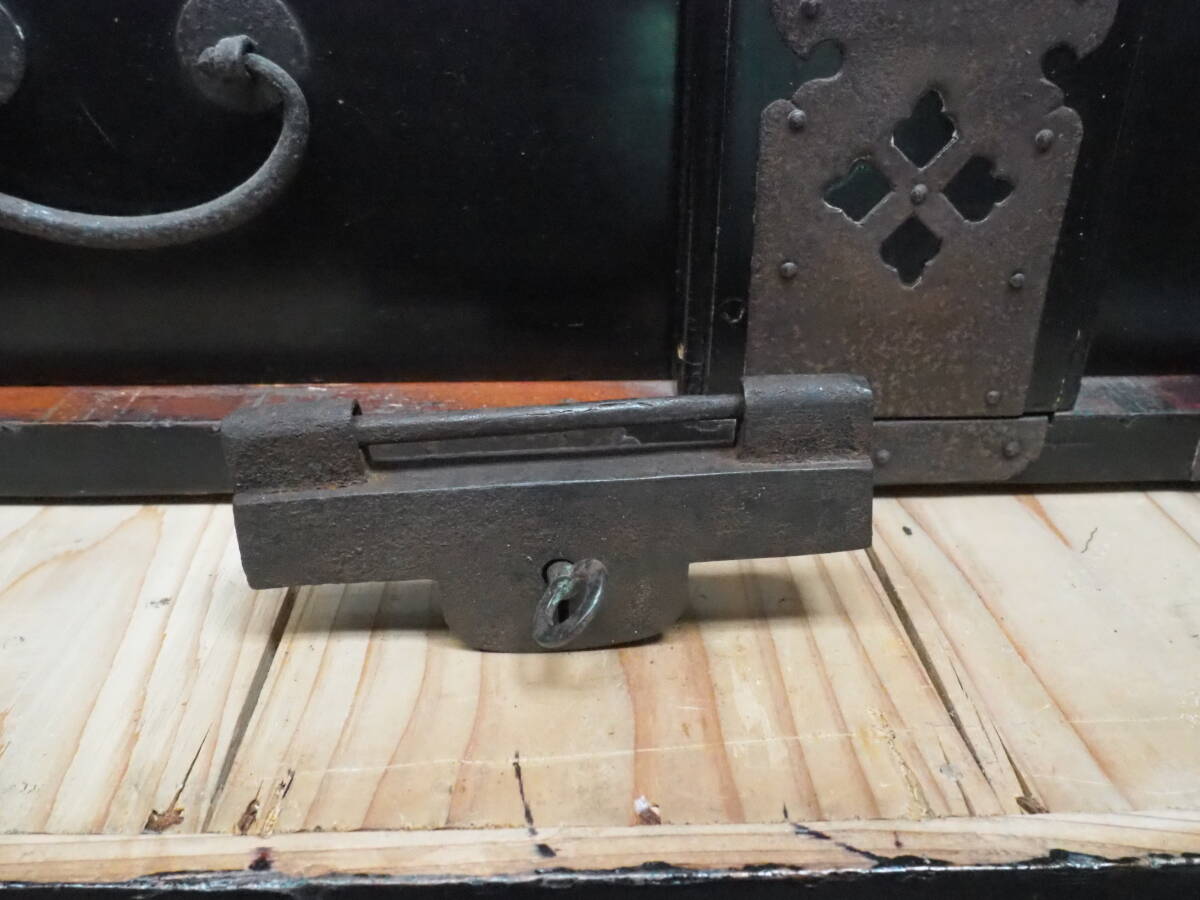 【明治期鍵付き錠前E】鉄製アイアン古道具アンティーク扉ドア戸金庫リフォーム蔵戸キー自在鉤インテリア箪笥インダストリアル拍卖