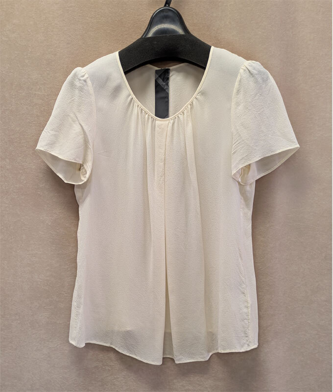 【BURBERRY】バーバリー*シルク100%トップス*アイボリー*サイズ40《送料込み!》拍卖